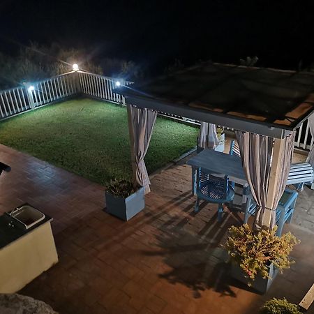 Nel Verde Del Villaggio - Casetta Celeste غونيسا المظهر الخارجي الصورة